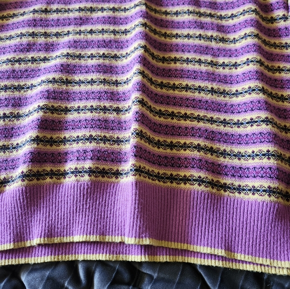 Like new Anne Klein pretty sweater - Picture 3 of 5